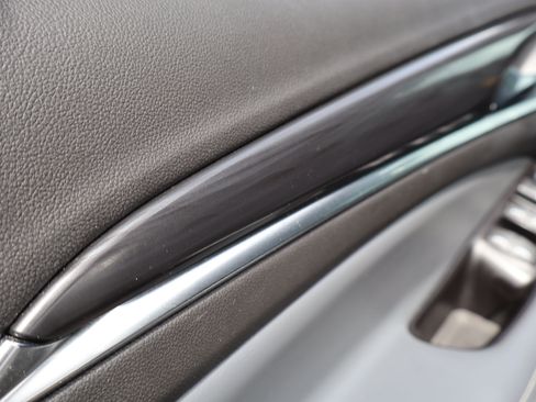 Used 2019 Buick Enclave Essence FWD image 22
