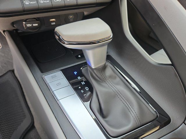 Used 2025 Hyundai Elantra Sport FWD image 15
