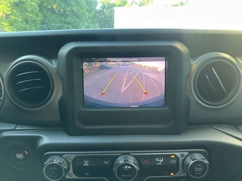 Used 2022 Jeep Wrangler Unlimited Sport AWD/4WD image 17