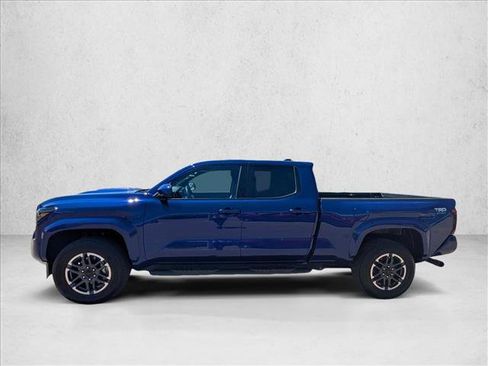 Used 2025 Toyota Tacoma TRD Sport AWD/4WD image 9