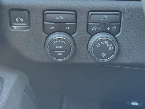 Used 2025 Chevrolet Silverado 1500 LT w/ All Star Edition Plus image 23