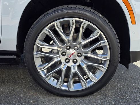 New 2026 GMC Yukon XL Denali w/ Denali Reserve Package image 43