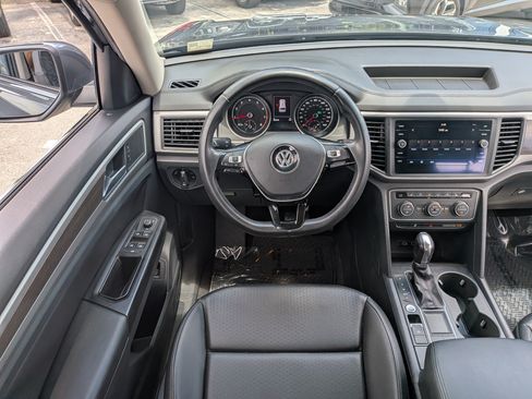 Used 2019 Volkswagen Atlas SE w/ Panoramic Sunroof Package FWD image 18