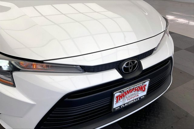 Used 2025 Toyota Corolla LE FWD image 31