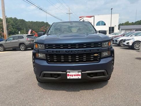 Used 2020 Chevrolet Silverado 1500 Custom w/ Custom Value Package AWD/4WD image 4