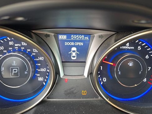 Used 2016 Hyundai Genesis Coupe 3.8 RWD image 6