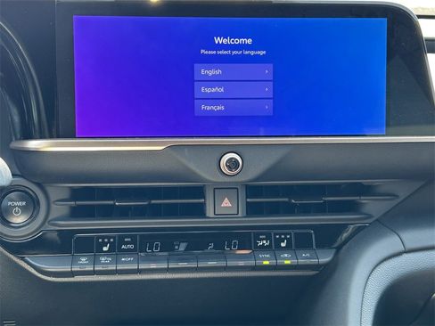 Used 2023 Toyota Crown Limited image 25