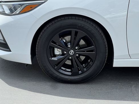 Used 2022 Nissan Sentra SV FWD image 13