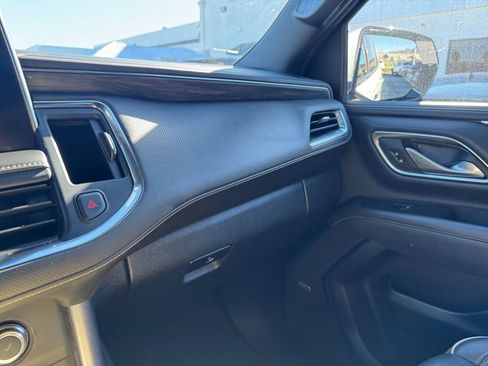 Used 2024 GMC Yukon XL SLT image 23