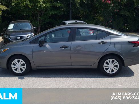 Used 2025 Nissan Versa S FWD image 10