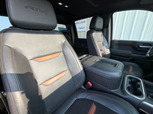 Used 2022 GMC Sierra 2500 AT4 w/ AT4 Premium Plus Package AWD/4WD image 9