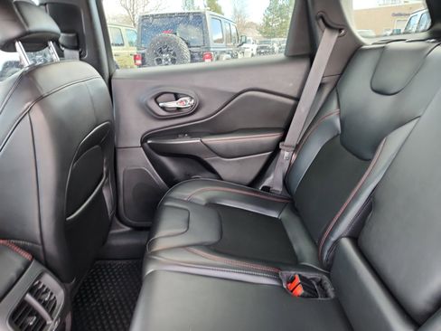 Used 2020 Jeep Cherokee Trailhawk w/ Cold Weather Group image 17