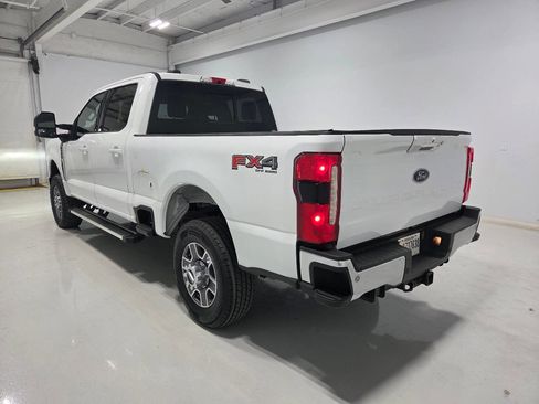Used 2024 Ford F250 Lariat w/ FX4 Off-Road Package AWD/4WD image 5