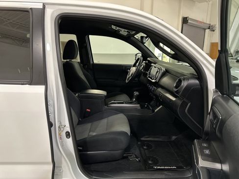 Used 2020 Toyota Tacoma TRD Off-Road image 36