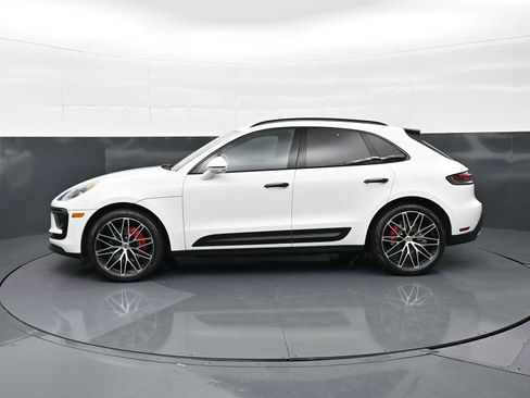 Certified 2023 Porsche Macan S AWD/4WD image 2