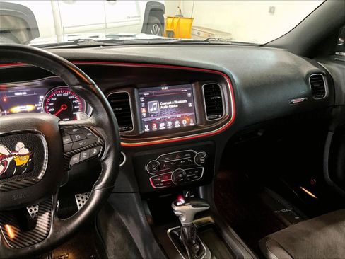Used 2015 Dodge Charger R/T Scat Pack w/ Technology Group image 18