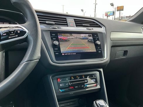 Used 2022 Volkswagen Tiguan SEL R-Line image 17