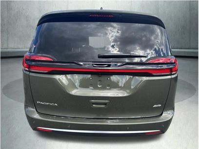 New 2027 Chrysler Pacifica Select