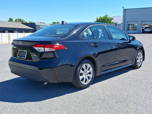 Used 2025 Toyota Corolla LE FWD image 7