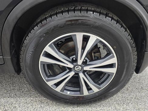 Used 2017 Nissan Rogue SL w/ SL Premium Package FWD image 34