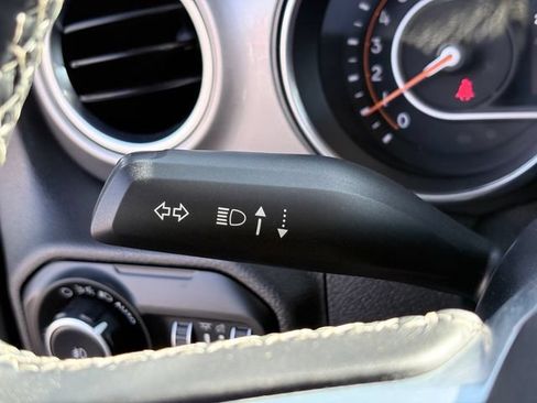 Used 2019 Jeep Wrangler Unlimited Sahara AWD/4WD image 15