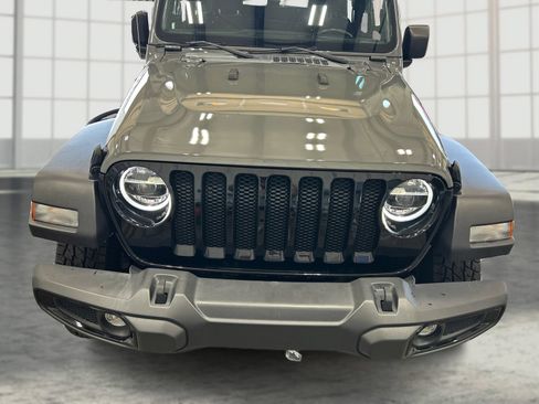 Used 2022 Jeep Wrangler Sport AWD/4WD image 19