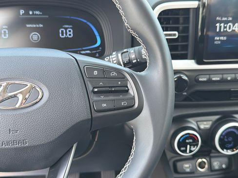 Certified 2025 Hyundai Venue Limited FWD image 26