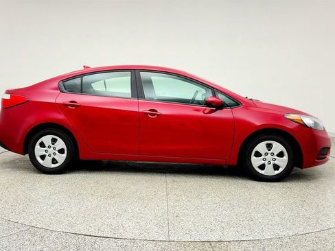 Used 2016 Kia Forte LX image 4