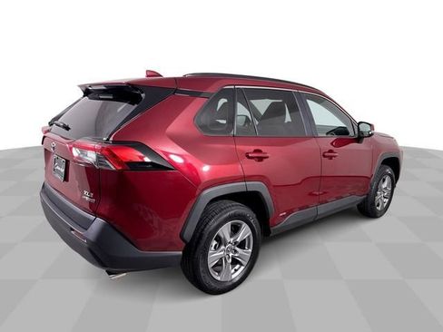 Used 2022 Toyota RAV4 XLE w/ Convenience Package AWD/4WD image 8