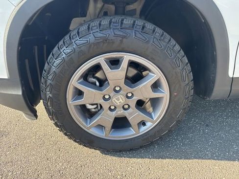 Used 2024 Honda Passport TrailSport image 11