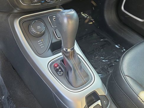 Used 2021 Jeep Compass Latitude AWD/4WD image 14