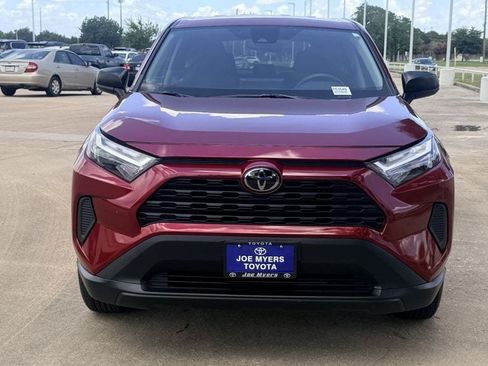 Used 2024 Toyota RAV4 LE FWD image 3