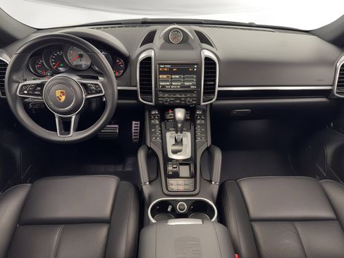 Used 2016 Porsche Cayenne S image 19