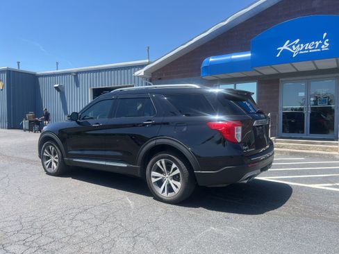 Used 2020 Ford Explorer Platinum w/ Premium Technology Package AWD/4WD image 4
