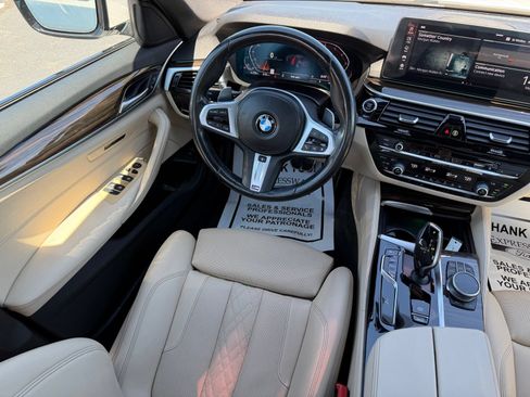 Used 2022 BMW 530i xDrive w/ M Sport Package AWD/4WD image 13