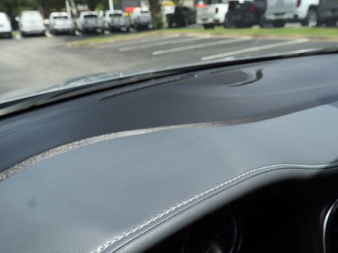 Used 2019 Buick Enclave Essence FWD image 36