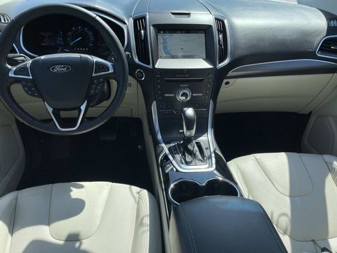 Used 2018 Ford Edge Titanium w/ Equipment Group 301A FWD image 15
