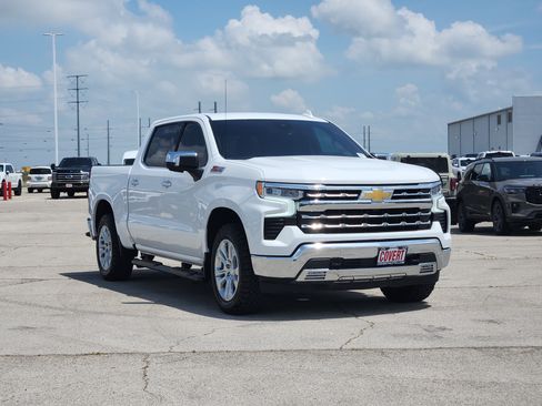 Used 2023 Chevrolet Silverado 1500 LTZ w/ LTZ Convenience Package II AWD/4WD image 3