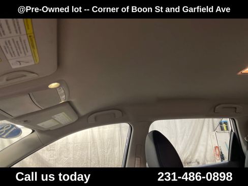 Used 2018 Nissan Rogue S AWD/4WD image 13