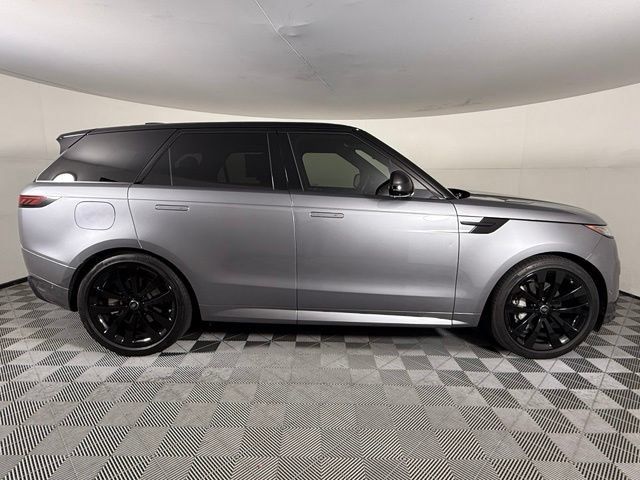 Used 2025 Land Rover Range Rover Sport Dynamic SE AWD/4WD image 8