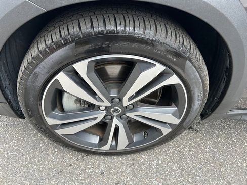 Certified 2025 Volvo V60 B5 Cross Country Plus image 4