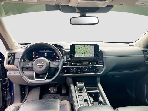 Used 2022 Nissan Pathfinder Platinum w/ Cargo Package FWD image 23
