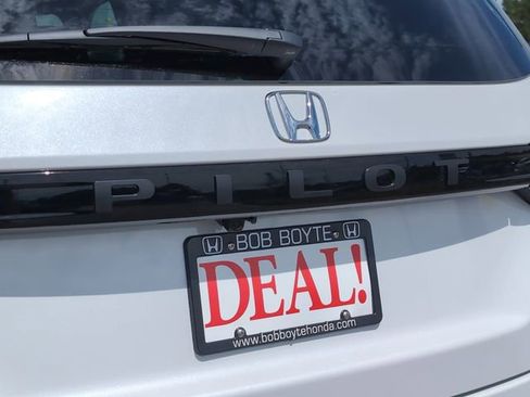 New 2026 Honda Pilot Sport image 5