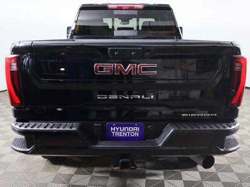 Used 2024 GMC Sierra 2500 Denali w/ Denali Reserve Package image 16