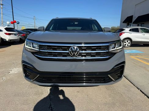 Used 2021 Volkswagen Atlas Cross Sport SE w/ Panoramic Sunroof Package image 4
