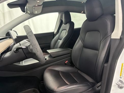 Used 2022 Tesla Model Y Long Range AWD/4WD image 13