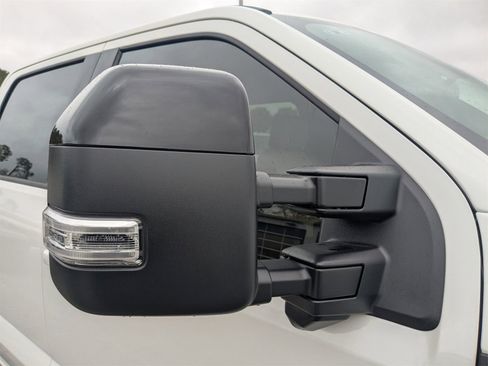 New 2026 Ford F250 Lariat w/ Black Appearance Package image 11