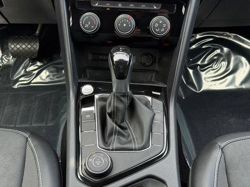 Certified 2023 Volkswagen Taos SE AWD/4WD image 13