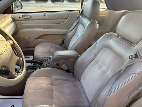 Used 2005 Chrysler Sebring Touring w/ Electronics Convenience Group image 17