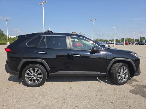 Used 2021 Toyota RAV4 Limited AWD/4WD image 21